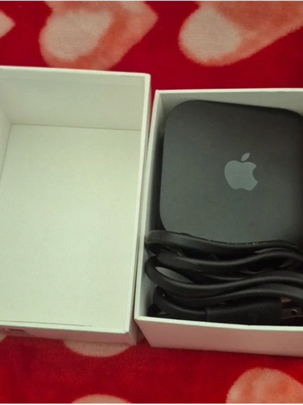Apple TV 4K 3rd Gen with Siri Remote - Space Gray - Picture 4 of 4